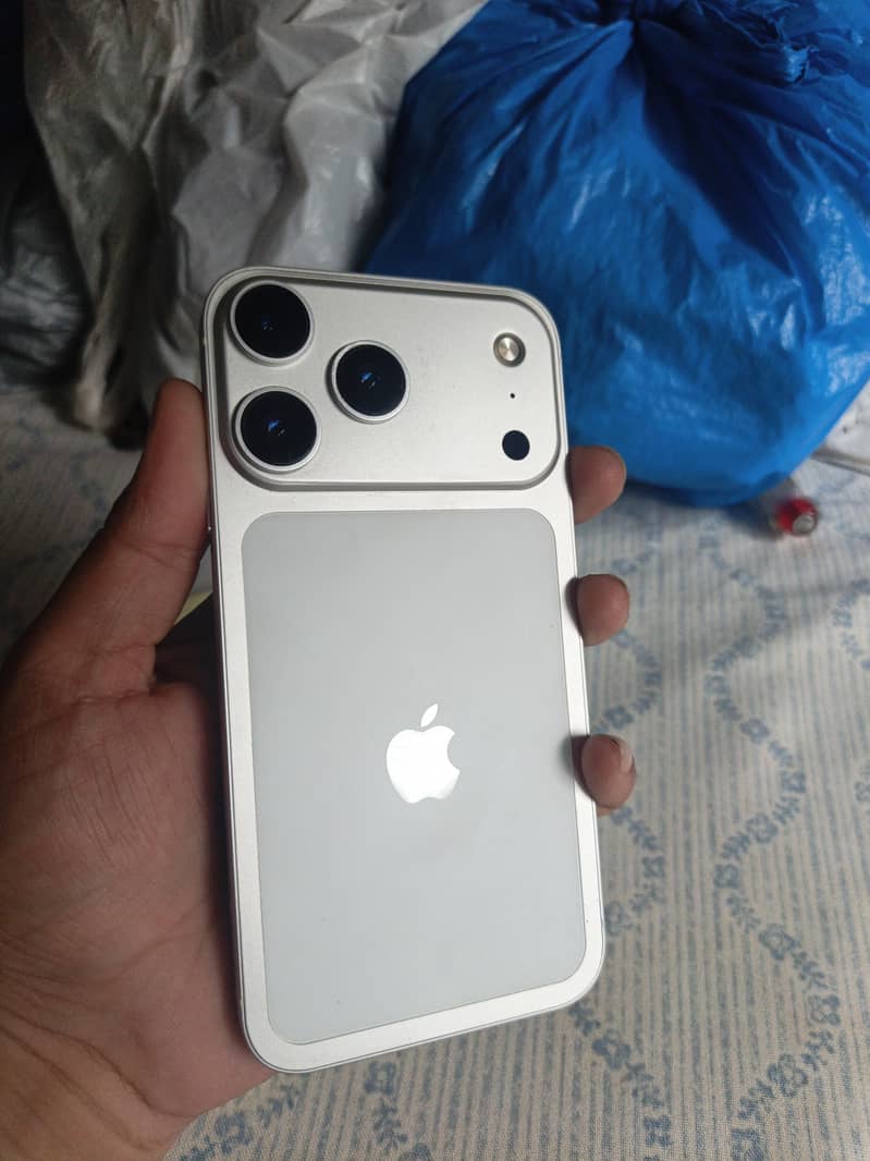 Apple iPhone 17 Pro   2