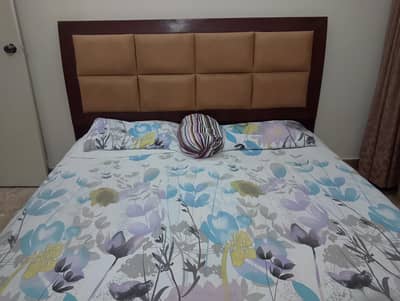 complete bed set 1 Bed, 1 dressing table, 2 side tables and 1 almari