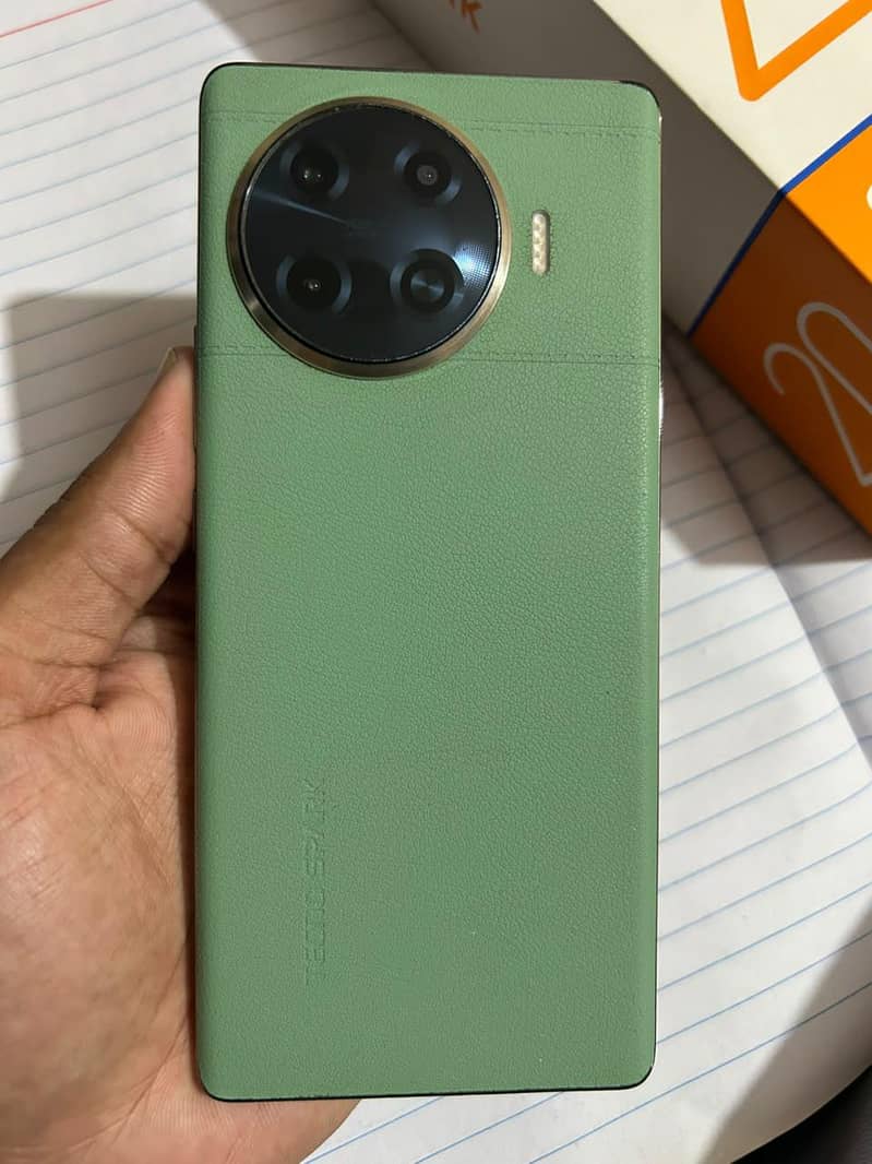 Tecno Spark 20 Pro Plus 0