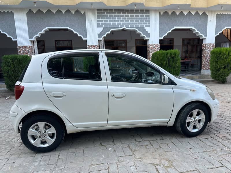 Toyota Vitz 2002 2