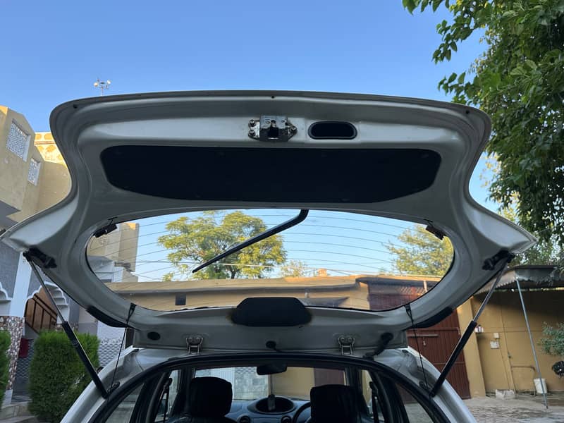 Toyota Vitz 2002 8