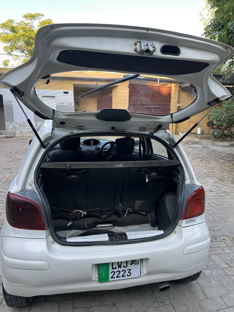 Toyota Vitz 2002 15
