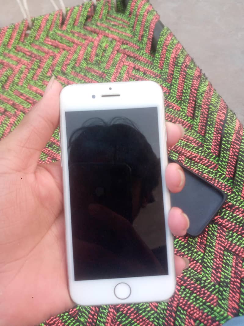 Apple iPhone 7 1