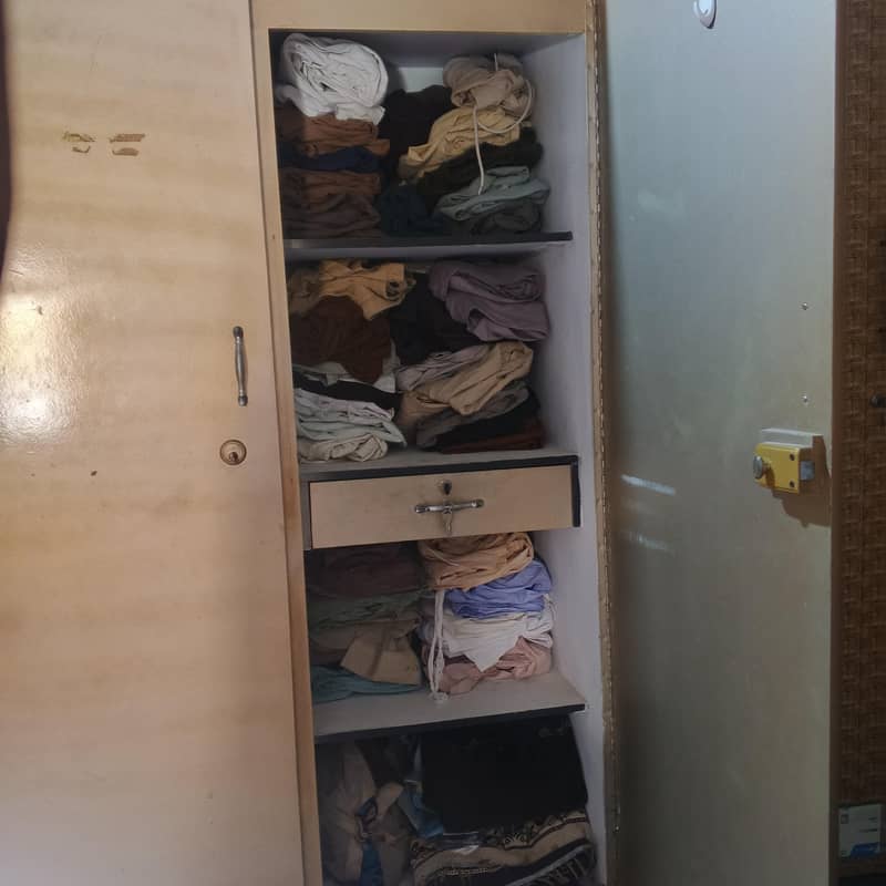 almari 2 door 1