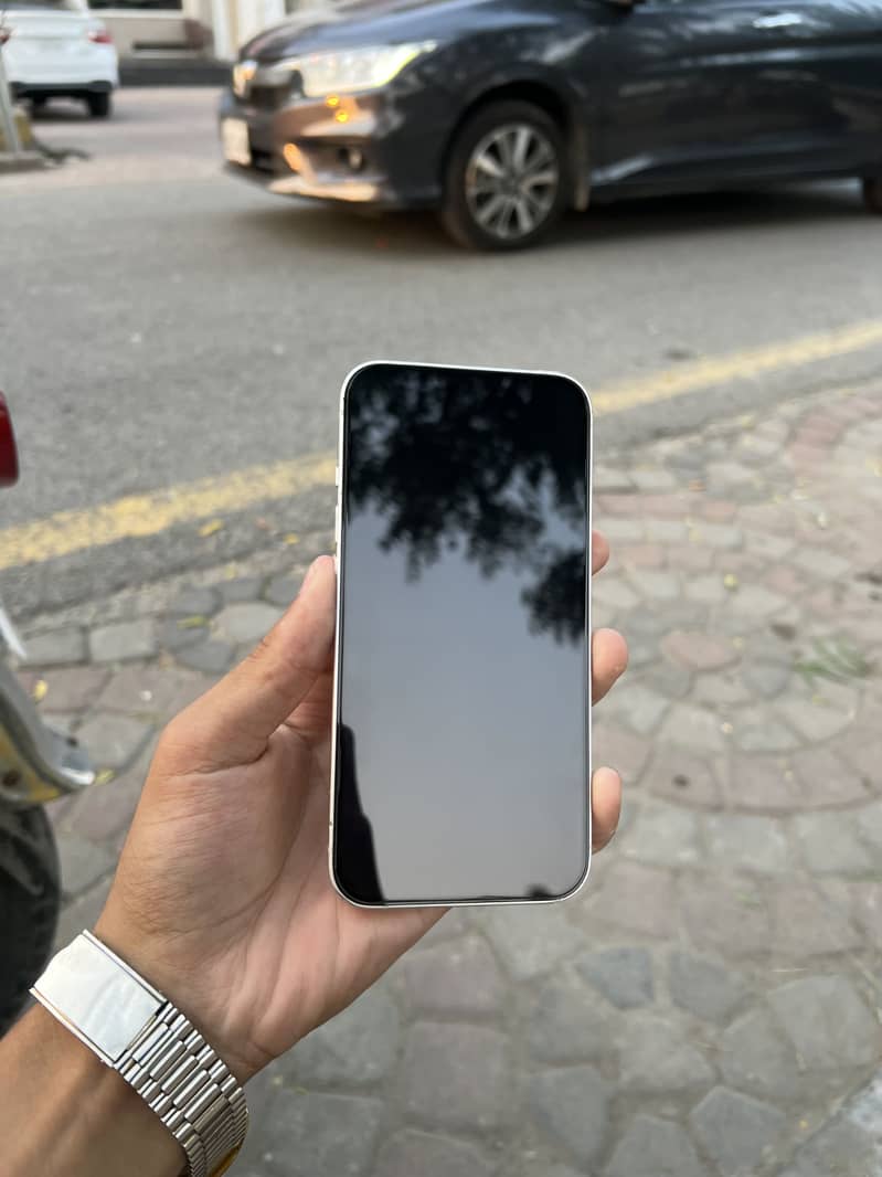 Apple iPhone 13 3