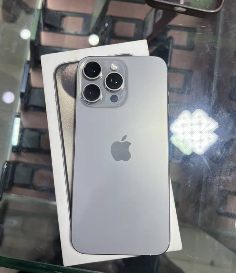 Apple iPhone 15 Pro Max 0