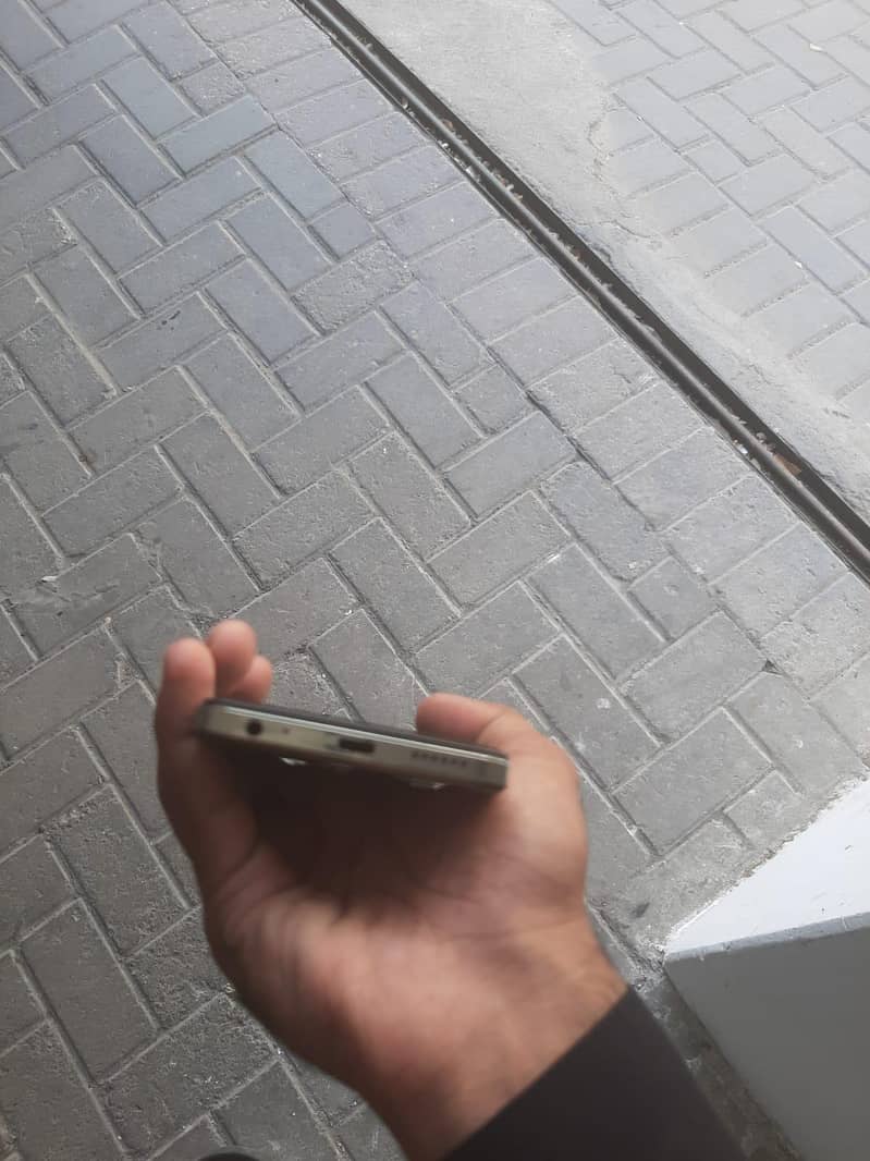 Tecno Spark 20 3