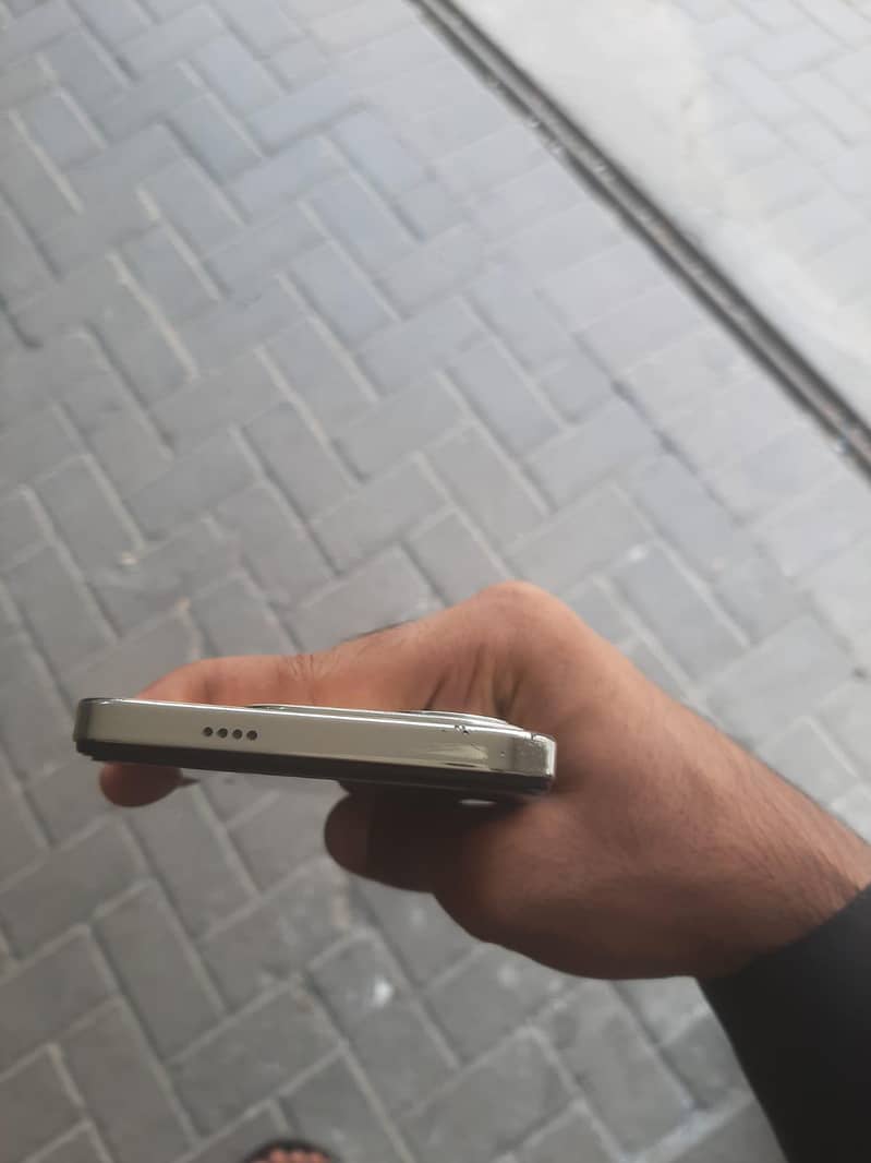 Tecno Spark 20 4