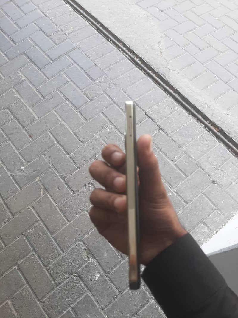 Tecno Spark 20 5