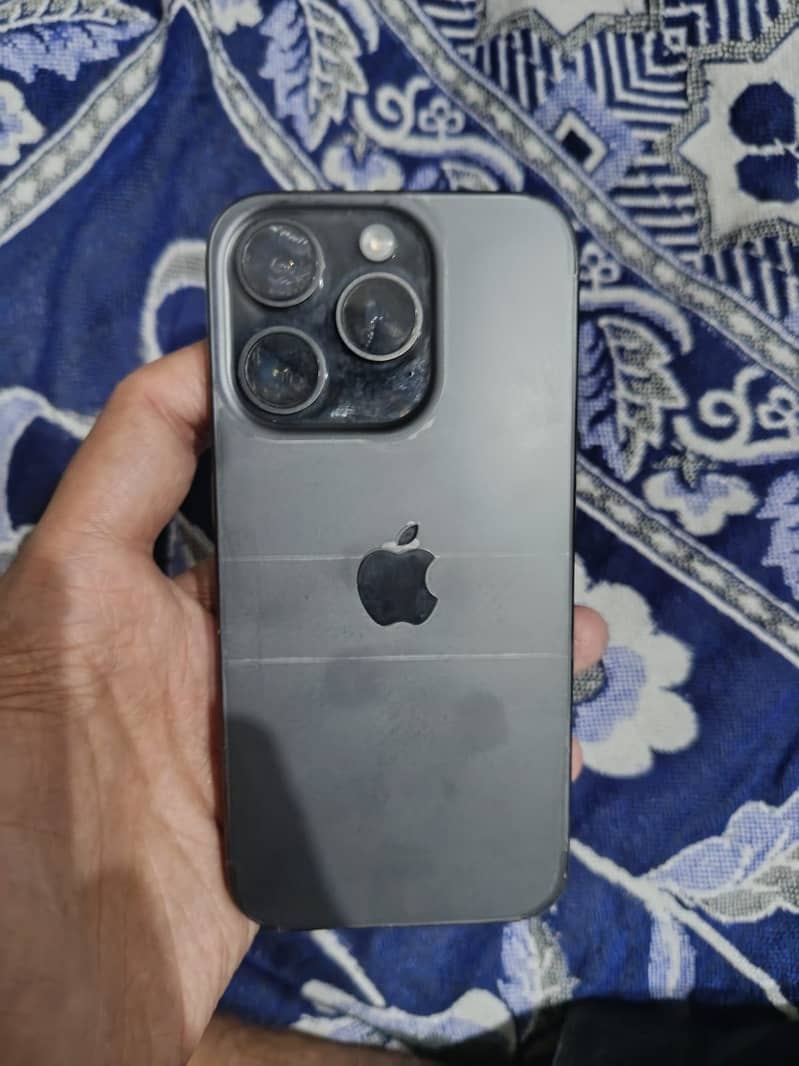 Apple iPhone 15 Pro 4