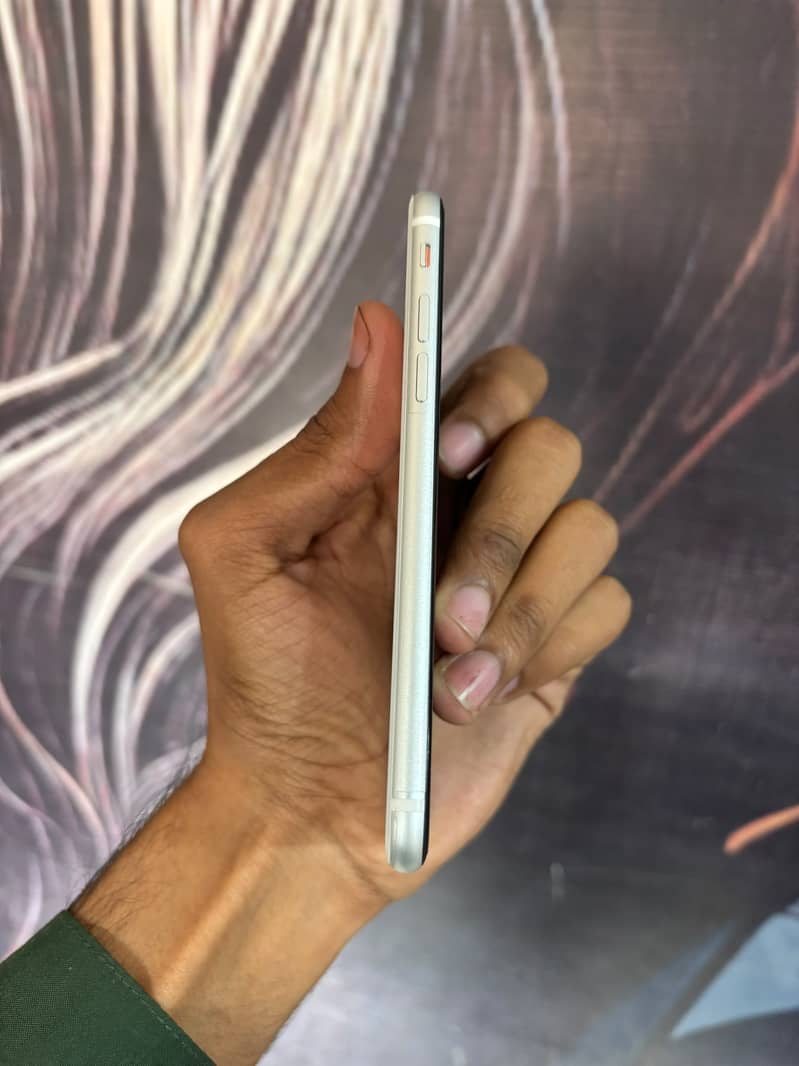 Apple iPhone SE 4