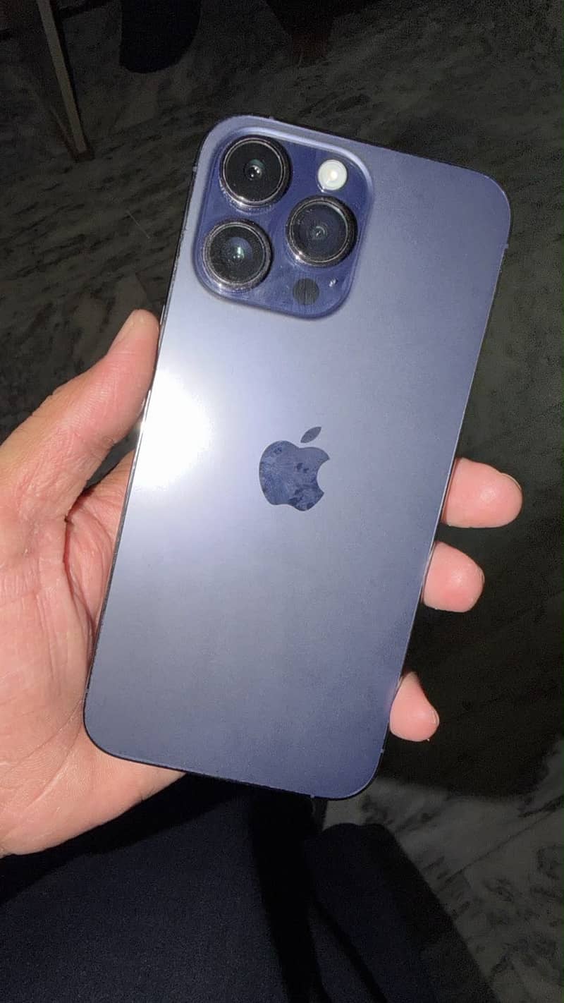 Apple iPhone 14 Pro Max 1