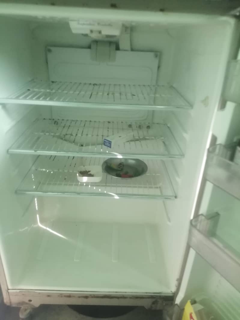 excellent working fridge 2
