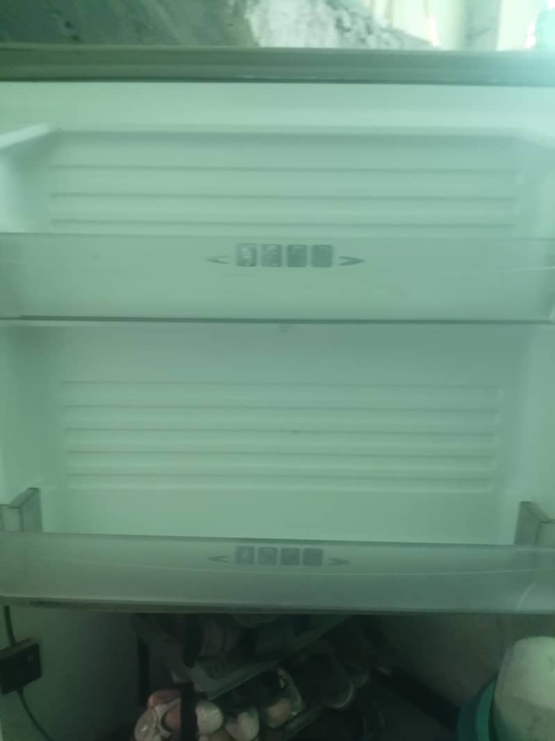 excellent working fridge 3