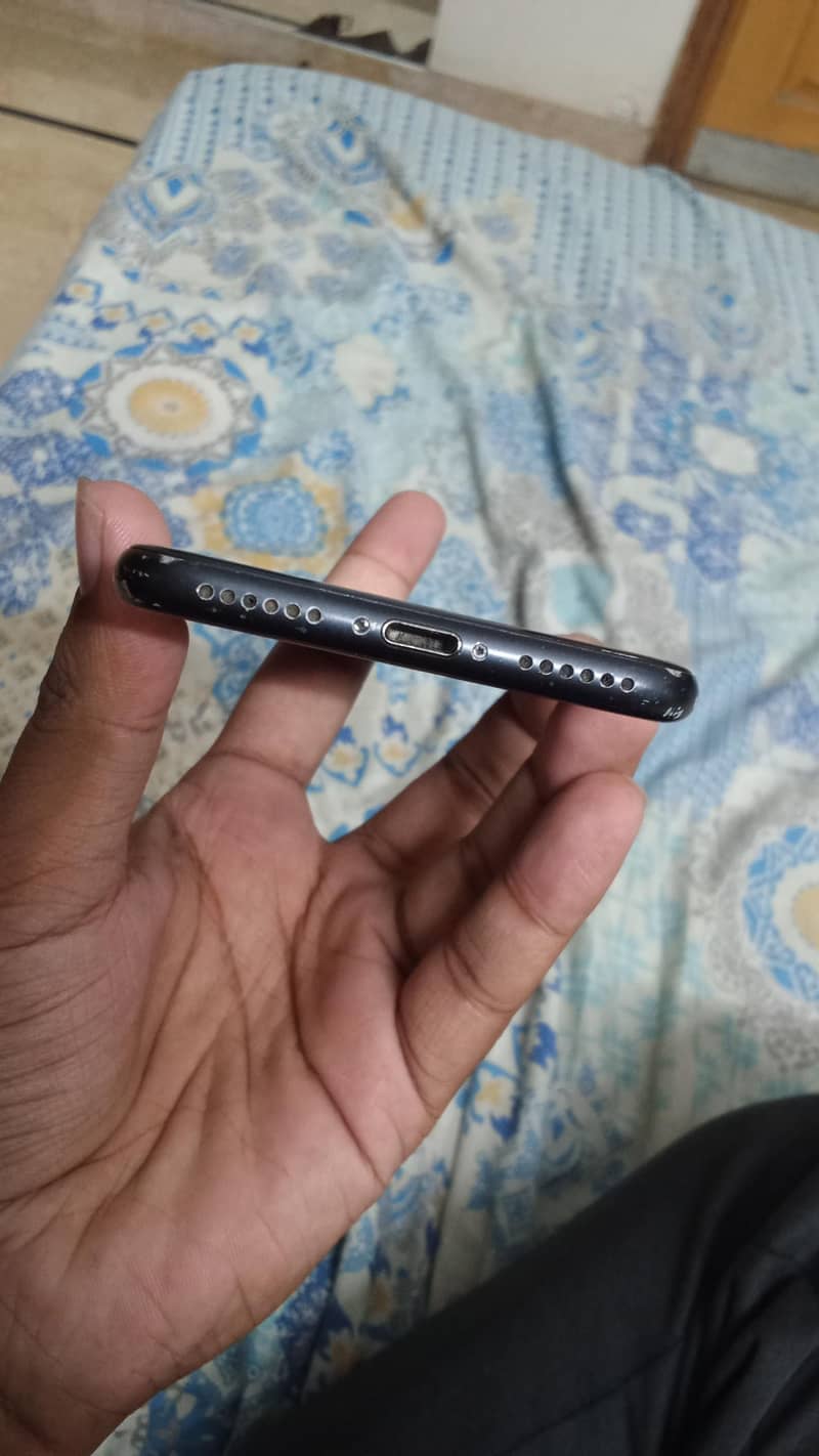 Apple iPhone 7 3
