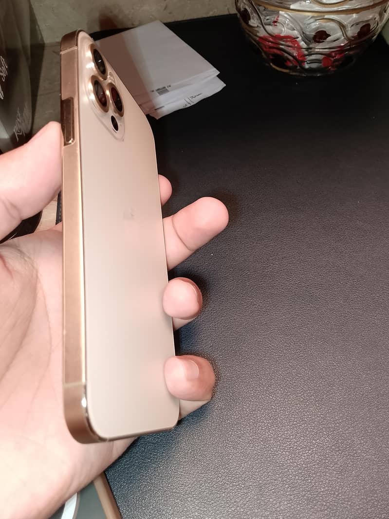 Apple iPhone 12 Pro 2