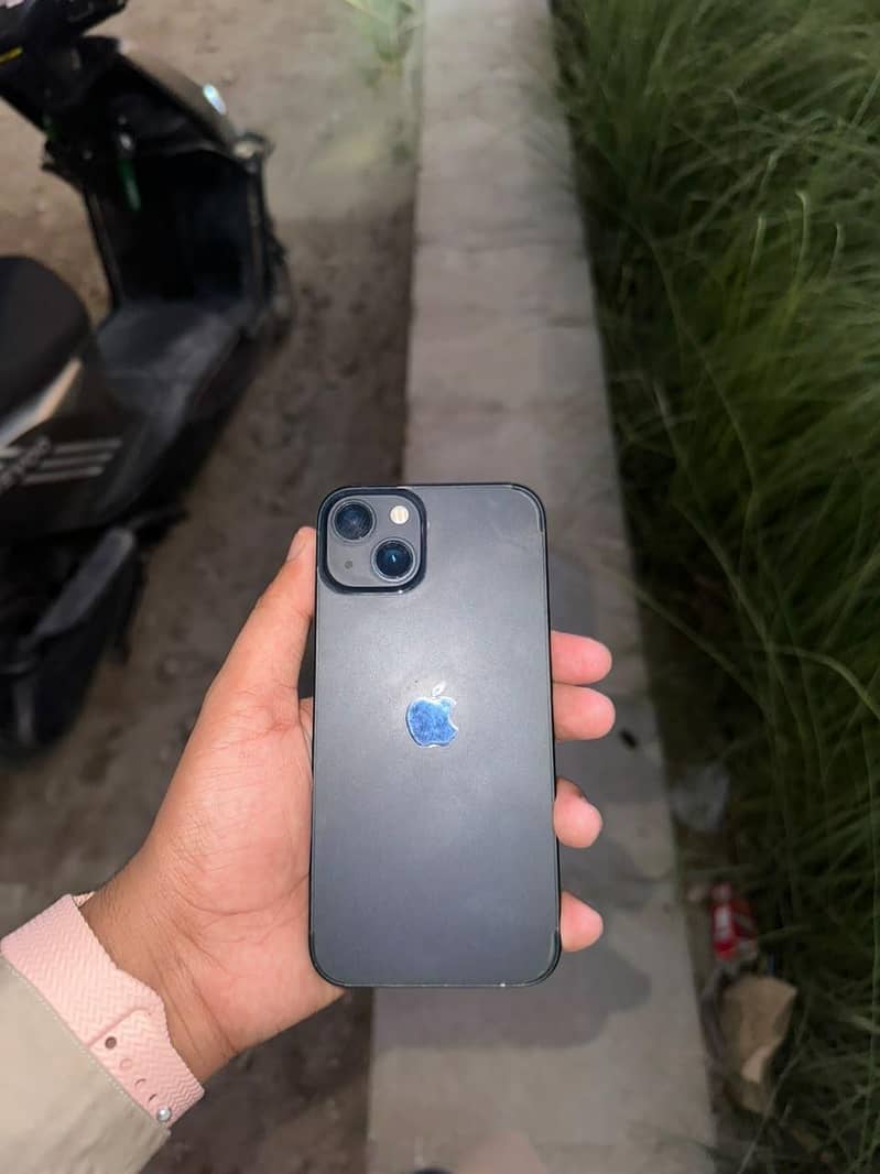 Apple iPhone 13 1