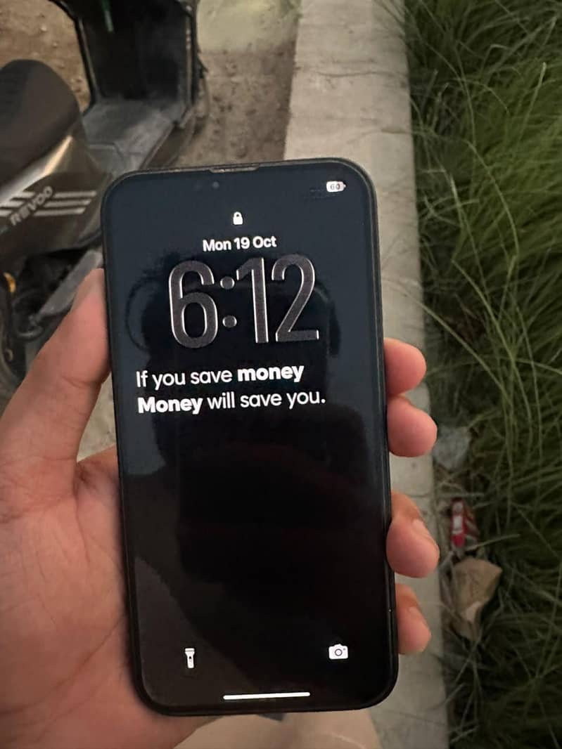 Apple iPhone 13 6