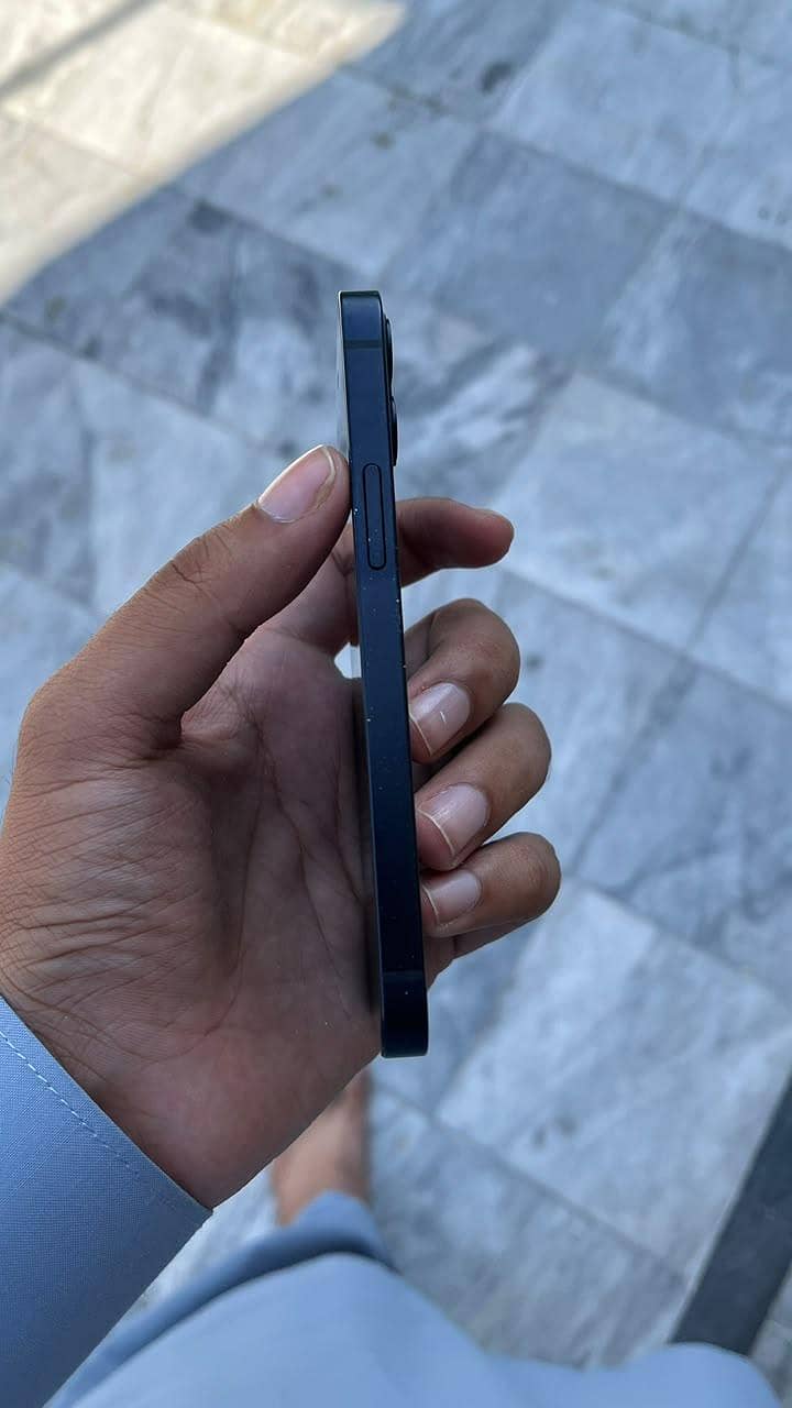 Apple iPhone 12 mini 4
