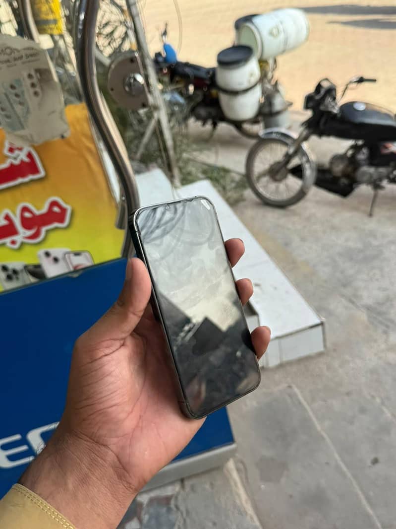 Apple iPhone 13 Pro 4