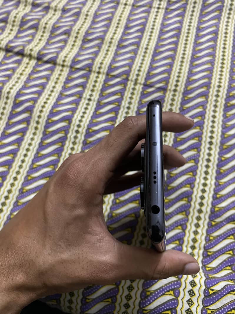 Xiaomi Redmi Note 14 Pro 1