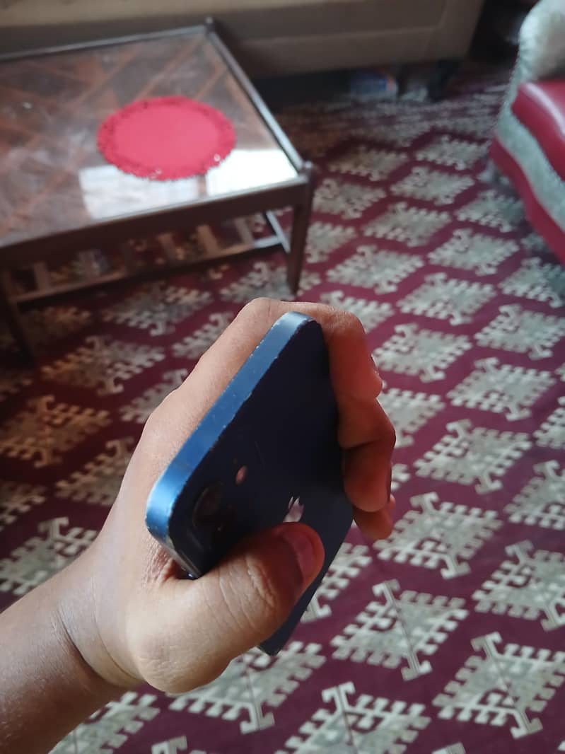 Apple iPhone 12 7