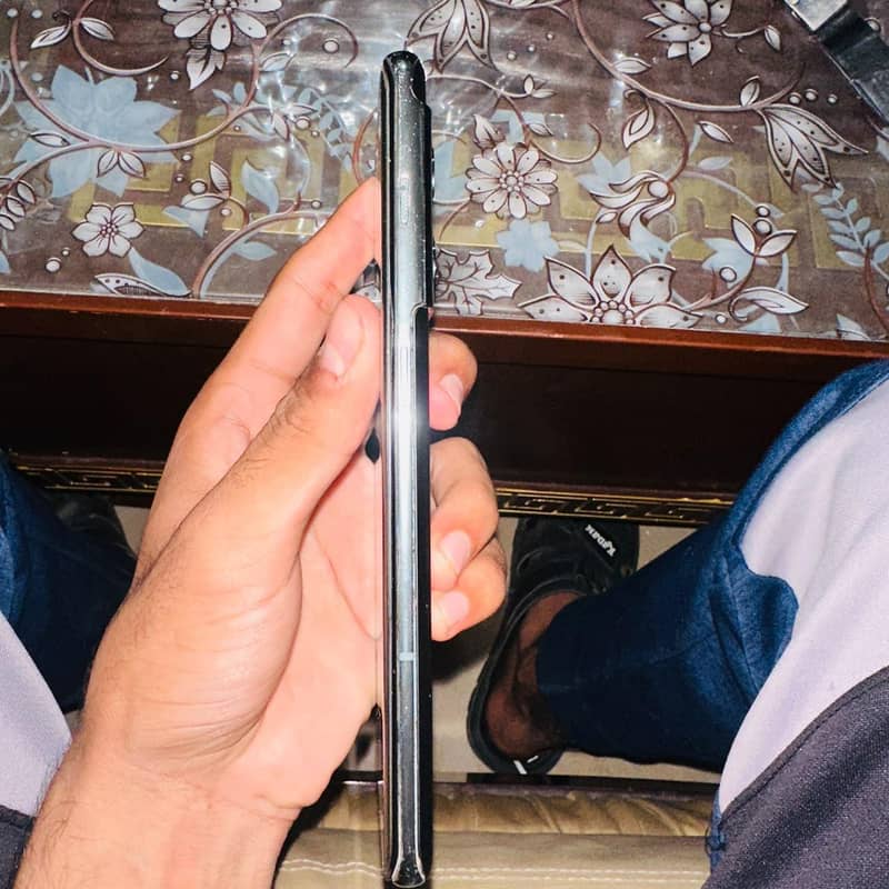 One Plus 10 Pro 4