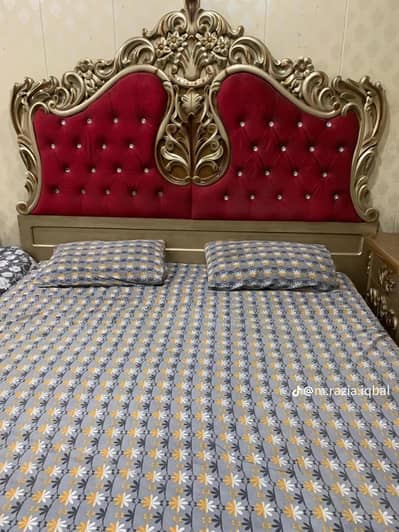 heavy wooden king bed velvet poshish with side table of big size