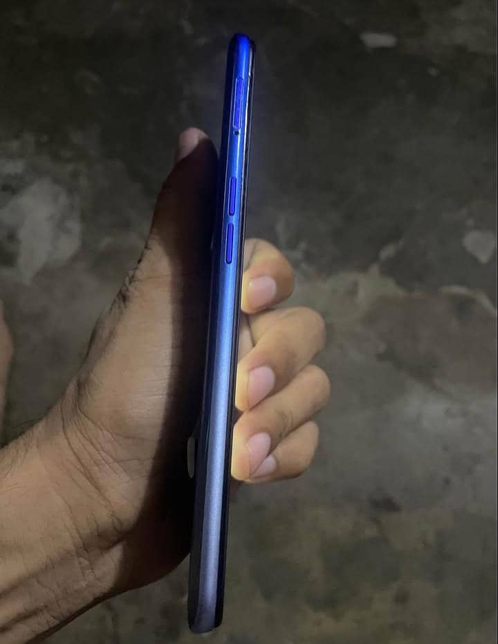OPPO A54 4