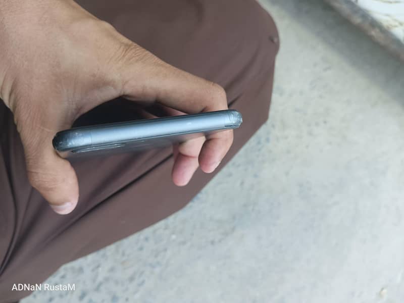 Apple iPhone 8 1