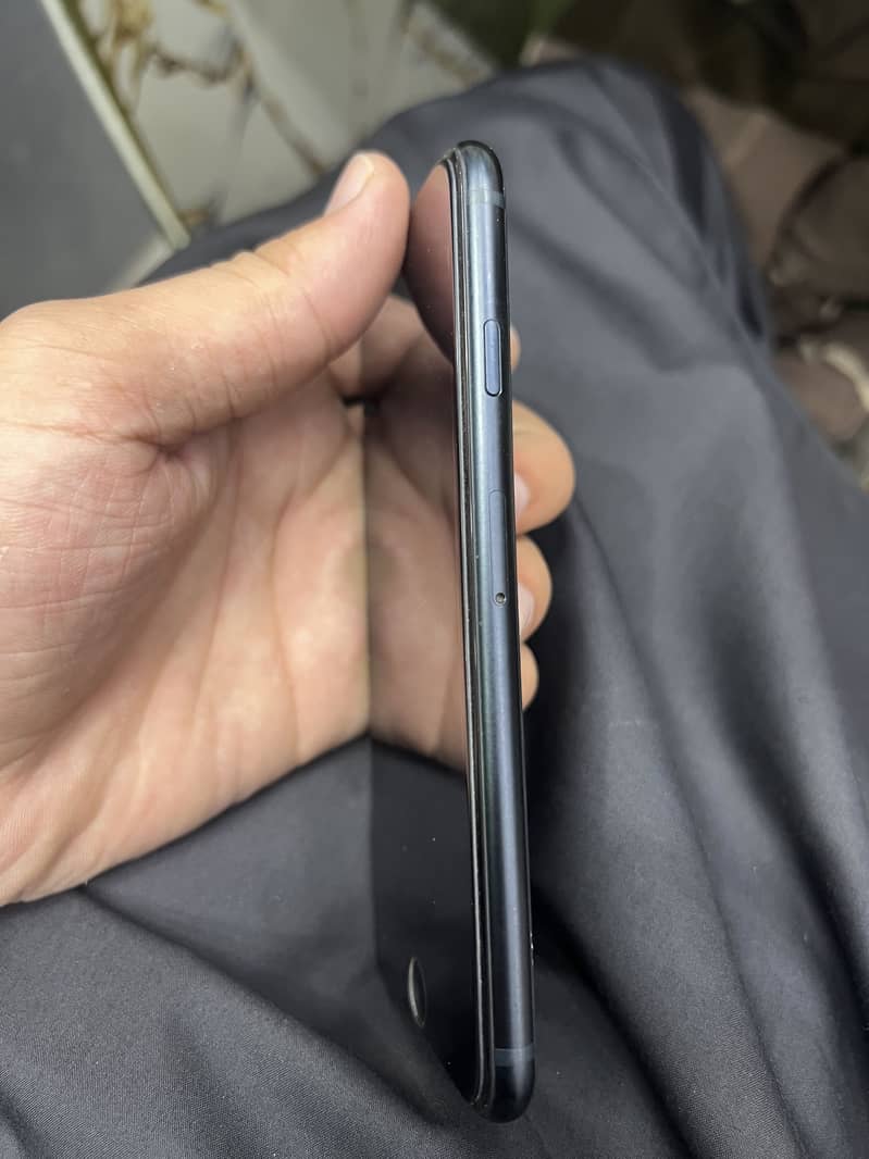 Apple iPhone SE3 1