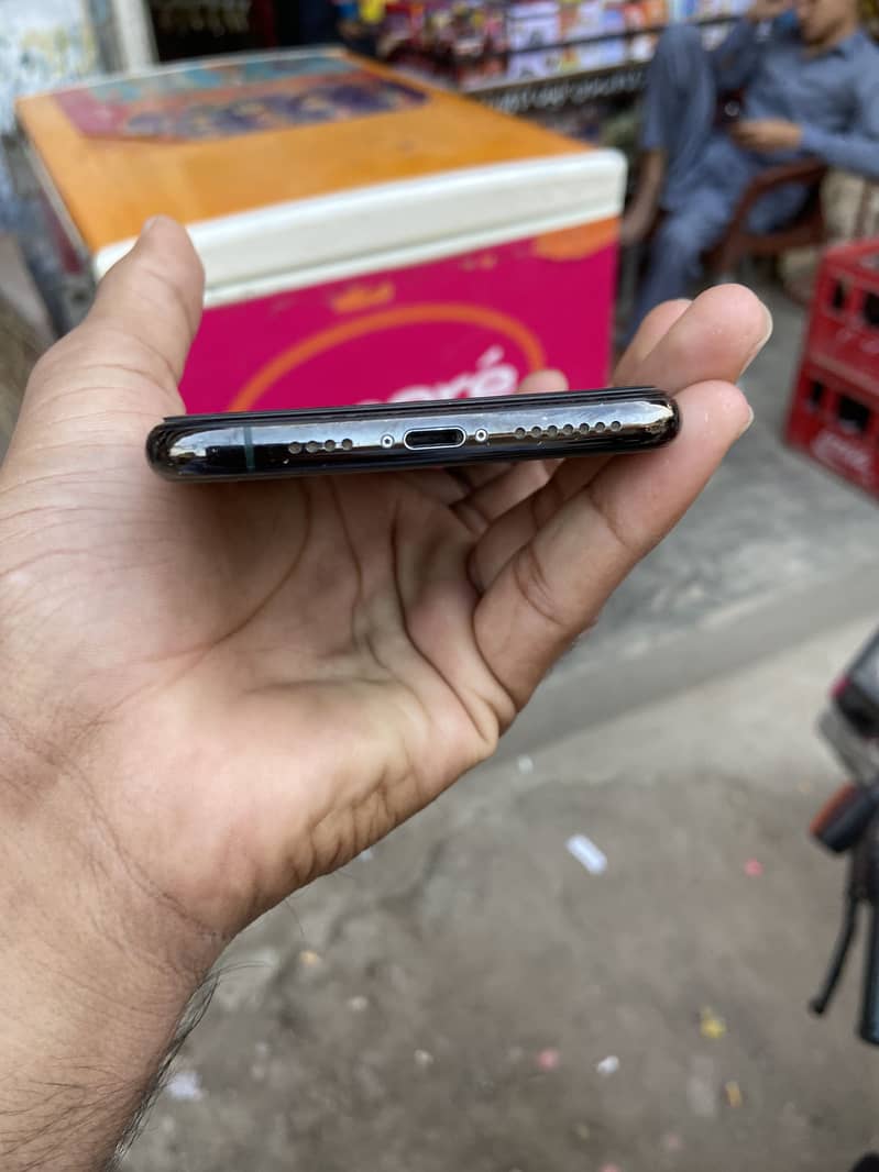 Apple iPhone 11 Pro Max 5
