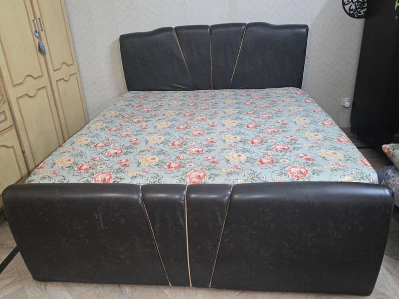 Leather bed 1