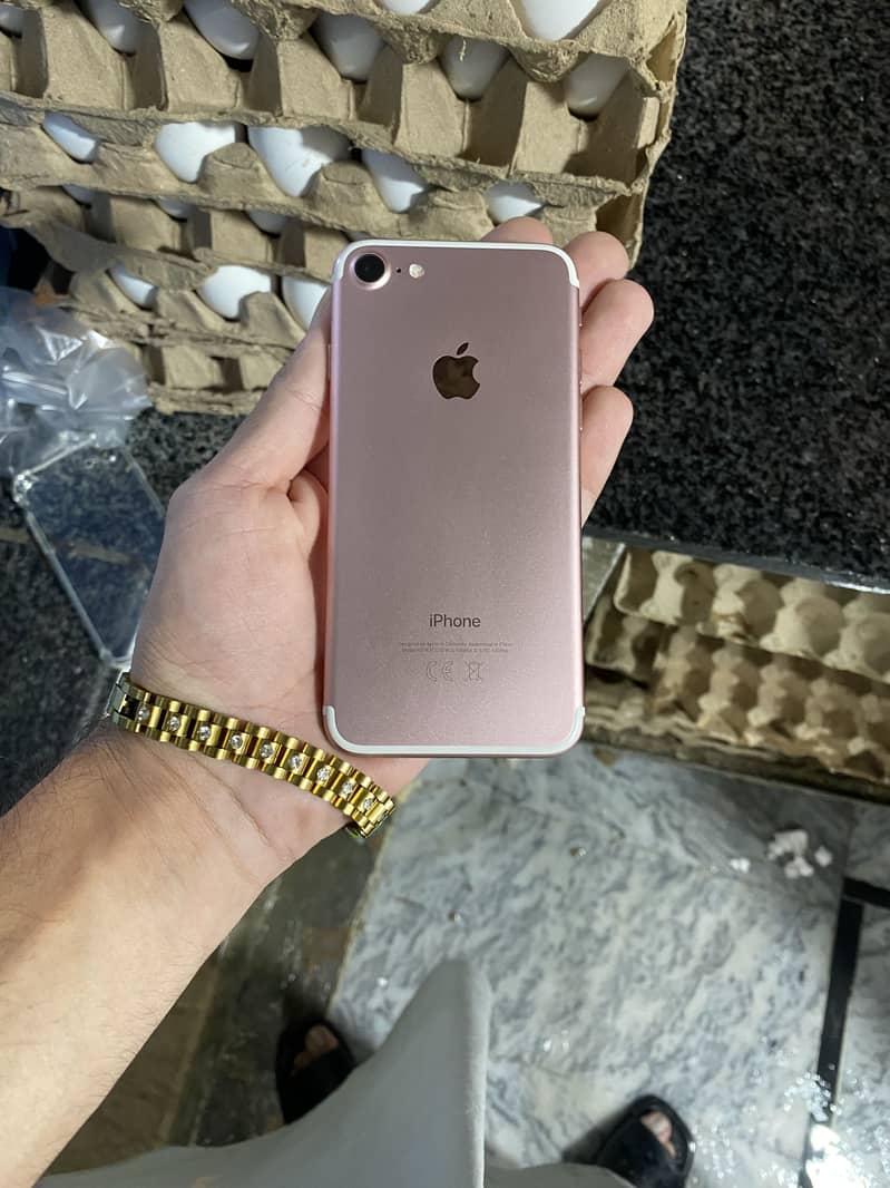 iPhone 7 4
