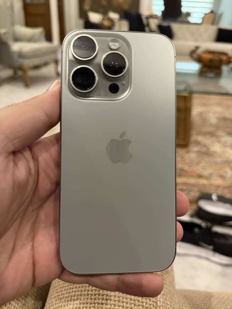 Apple iPhone 16 Pro 0