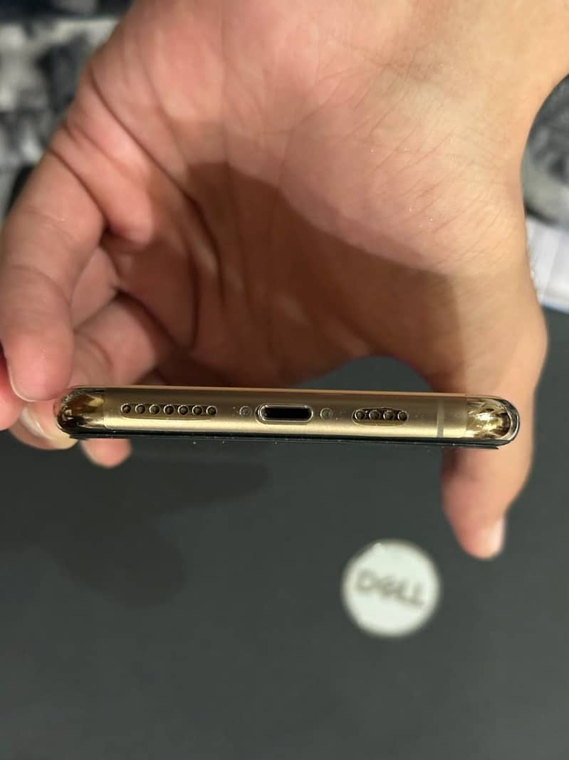 Apple iPhone 11 Pro Max 1