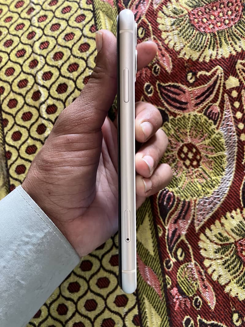 Apple iPhone 11 2