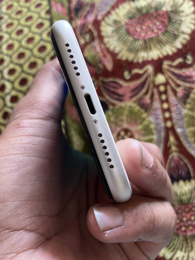 Apple iPhone 11 5