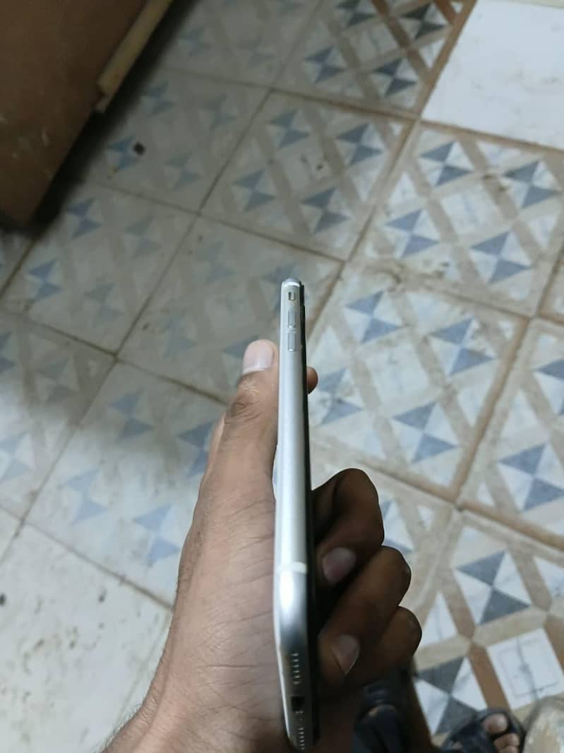 Apple iPhone SE 3