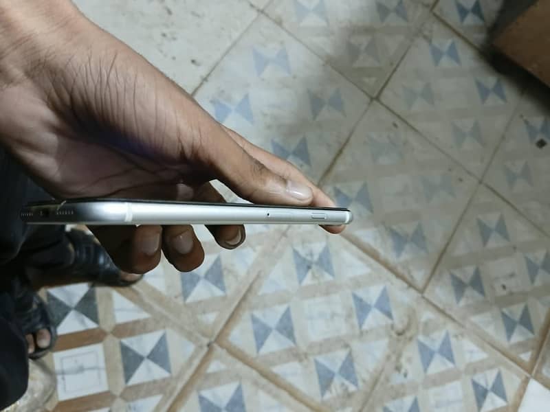 Apple iPhone SE 4