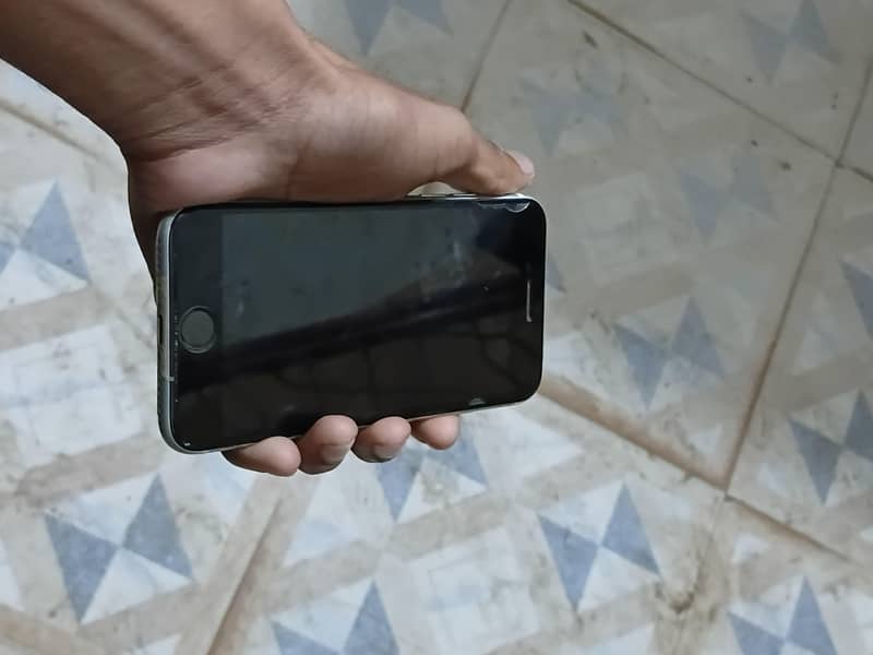 Apple iPhone SE 7
