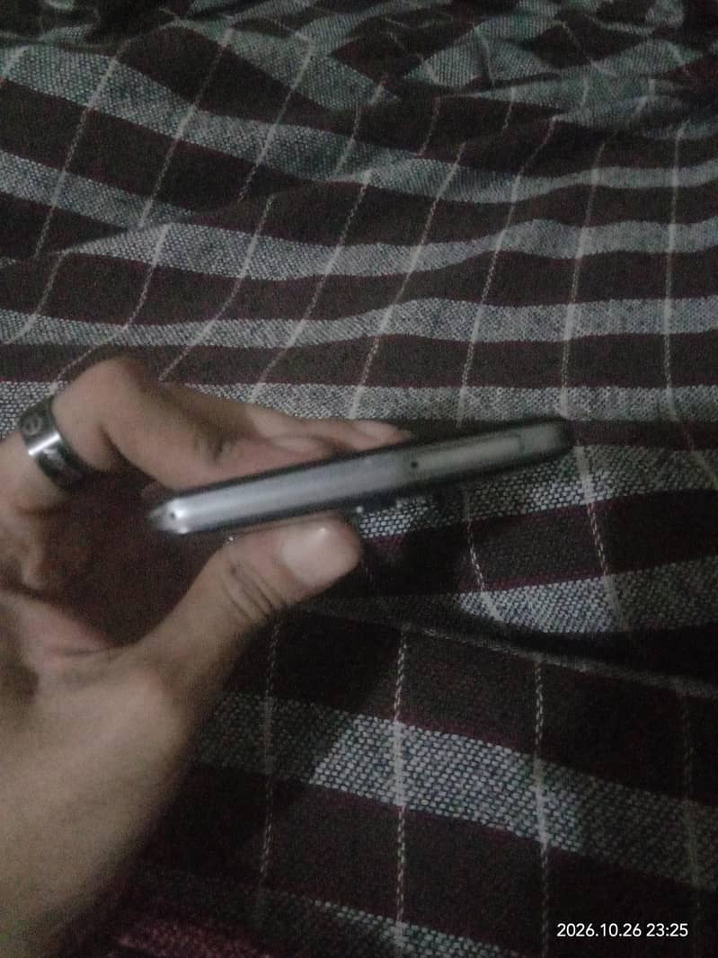 Sharp Aquos Zero 2 3