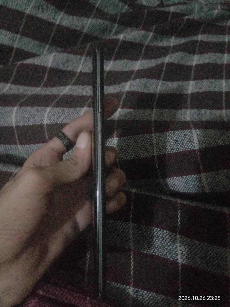 Sharp Aquos Zero 2 4