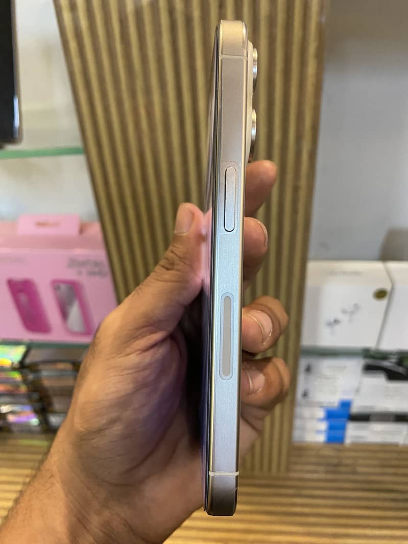 Apple iPhone 15 Pro 1