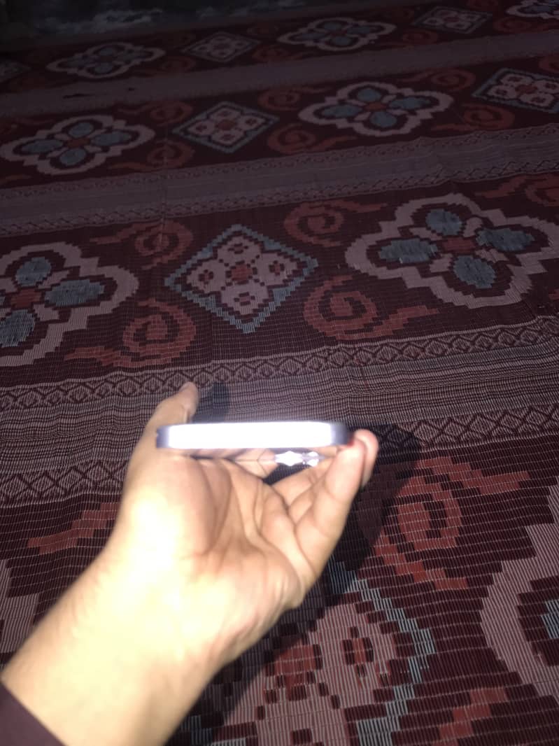 Apple iPhone 14 7