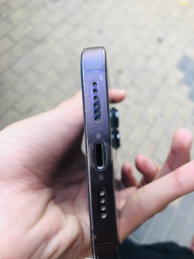 Apple iPhone 14 Pro Max 1