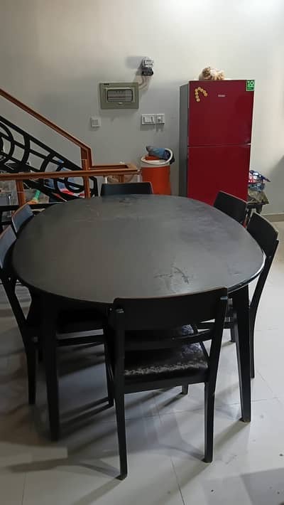 6 person dinning table. Black colour