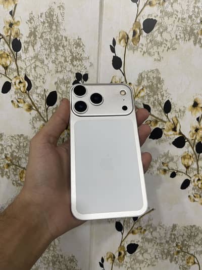 Apple iPhone Xr convert to  17 Pro