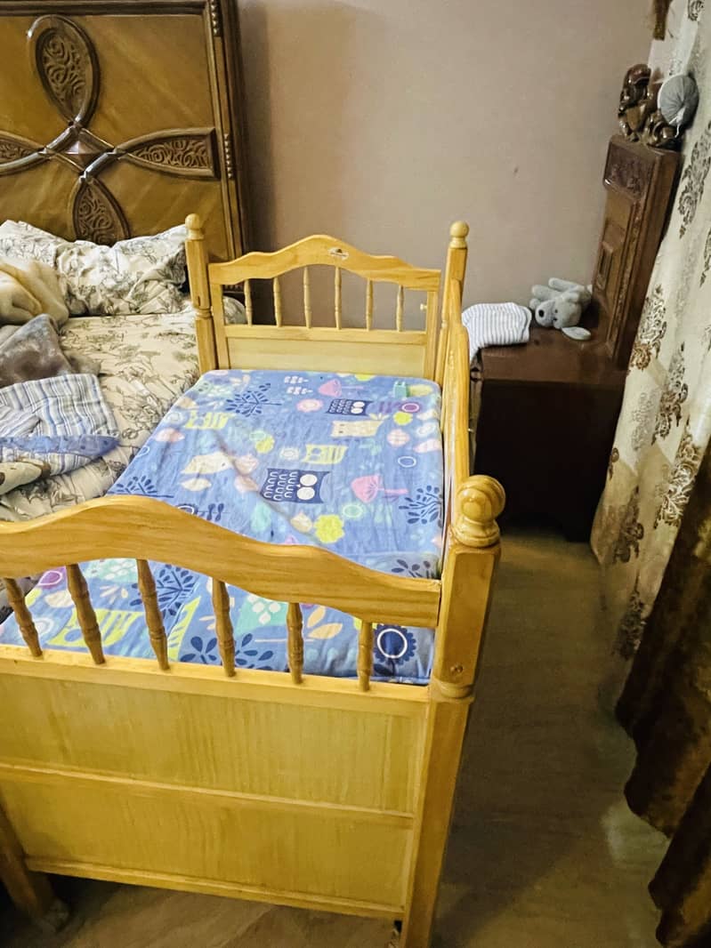 Baby cot 3