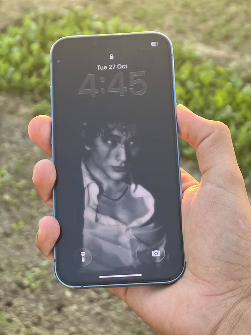 Apple iPhone 13 4
